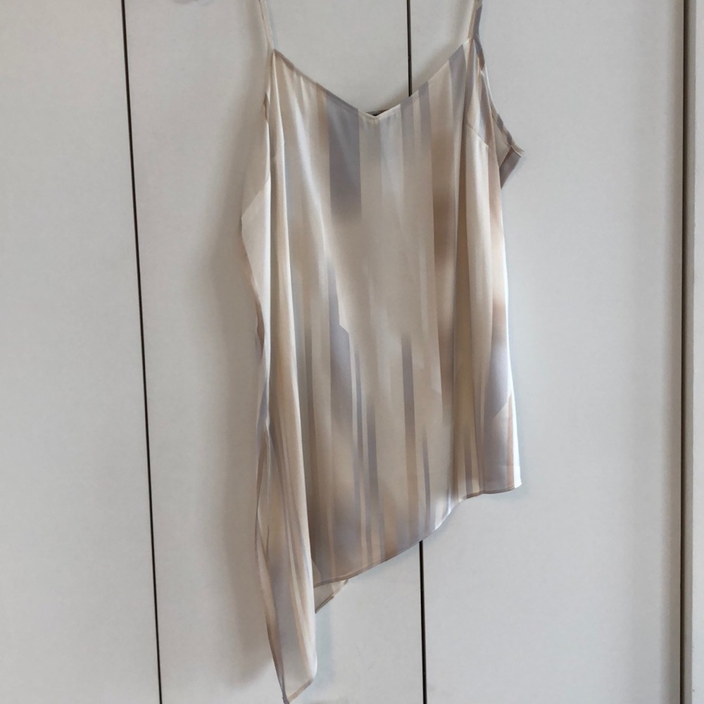 WHBM Asymmetrical top - Picture 5 of 6